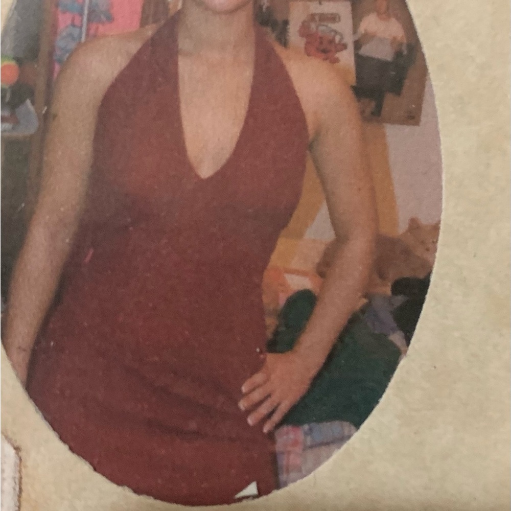 Jessica McClontick sparkly red dress.